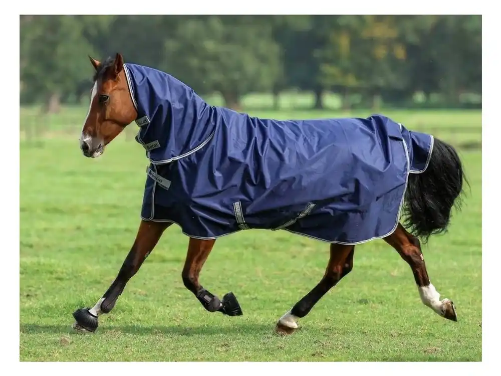 Pouze Dnes Lehká výběhová deka BUCAS Freedom s krkem 0g navy 125cm (DOPRODEJ)