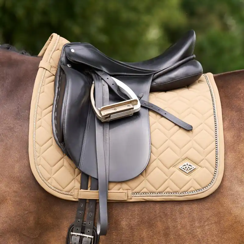 Podsedlová dečka HV Polo Classic, drezurní, slámově žlutá Nejlepší Volba